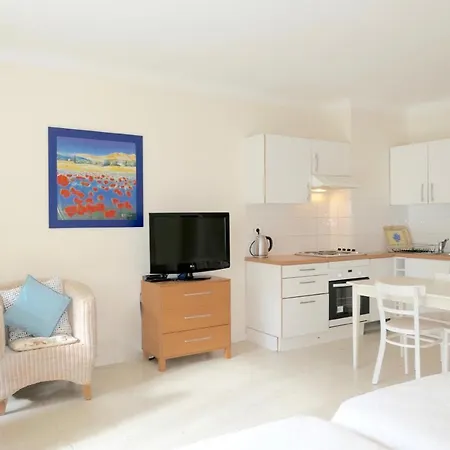 Spacious Near The - 2313